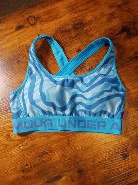 NWOT Under Armour Small  Teal Wave Padded Wirefree trendy Sports Bra